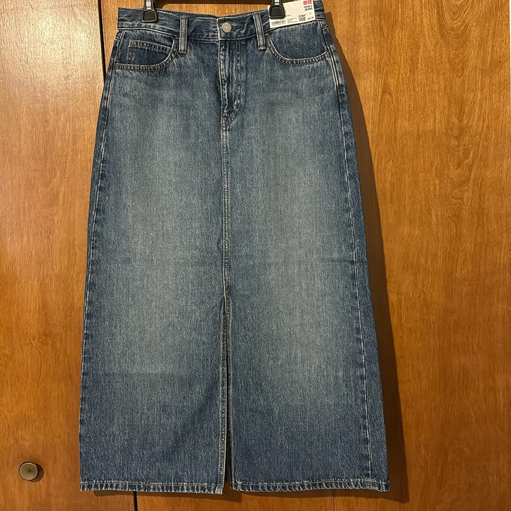UNIQLO Women Denim Long Skirt / Size 2 / W25” / 63.5cm